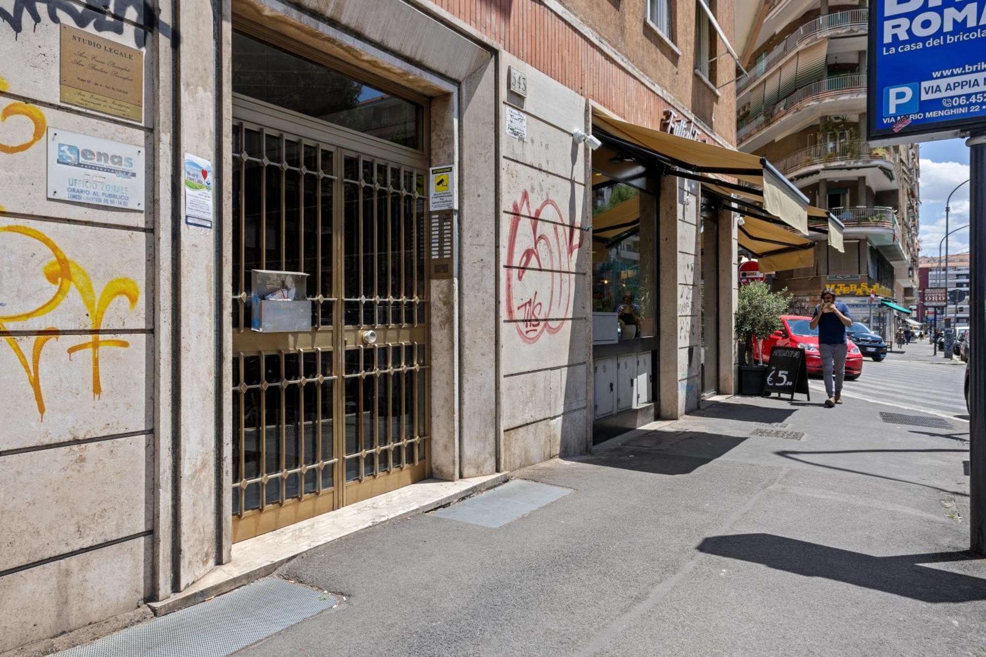 Apartment 543 Appia Avenue - Metro A Rom